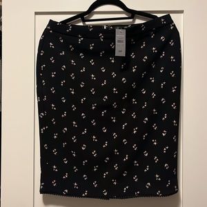 NWT Ann Taylor Petite Floral scallop pencil skirt